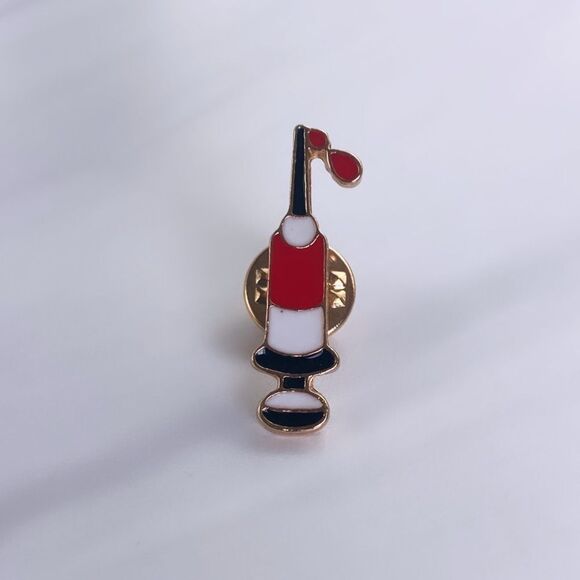 RN Syringe 💉 Enamel Pin/ Brooch - Picture 1 of 4